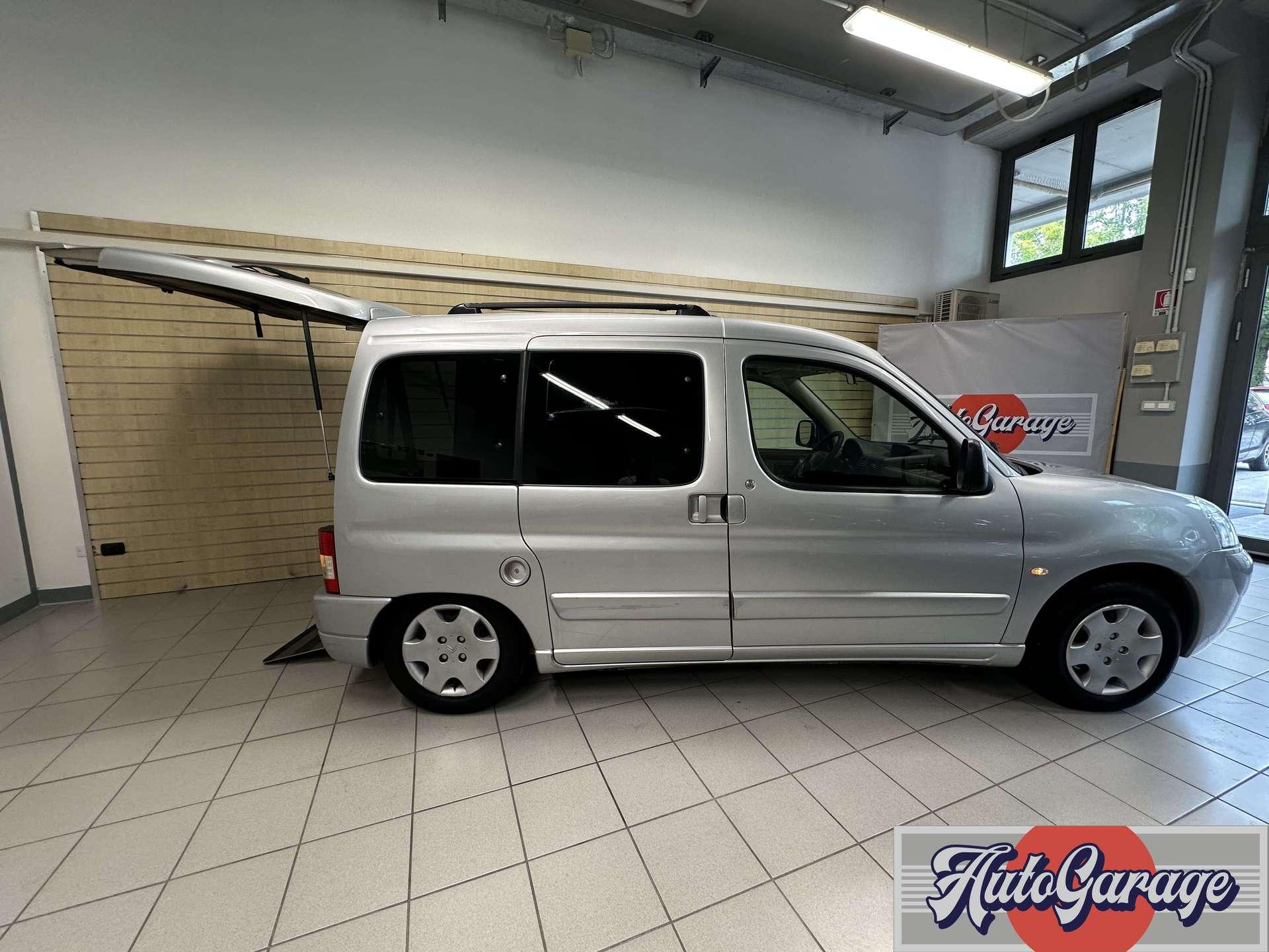 https://autogaragecremona.it/wp-content/uploads/2025/08/citroen-berlingo-berlingo-1-4-unico-prop-pedana-disabili-55-000-km-132129-4.jpg