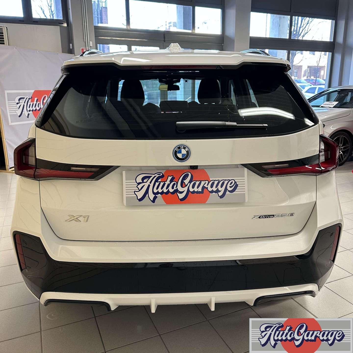 https://autogaragecremona.it/wp-content/uploads/2025/10/bmw-x1-xdrive-25e-msport-auto-ufficiale-italia-132334-3.jpg