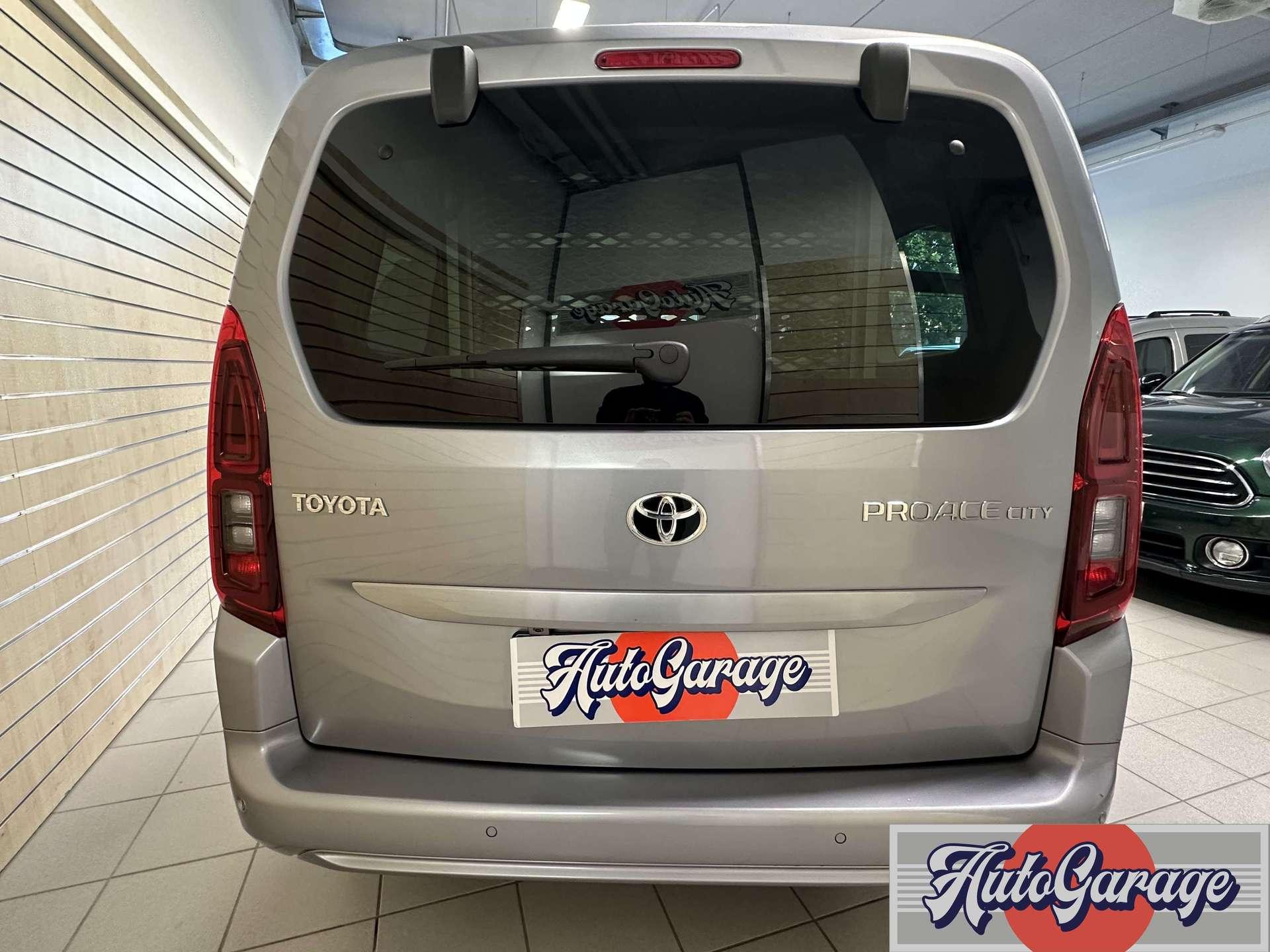 https://autogaragecremona.it/wp-content/uploads/2025/10/toyota-proace-city-verso-con-pedana-amovibile-132372-15.jpg
