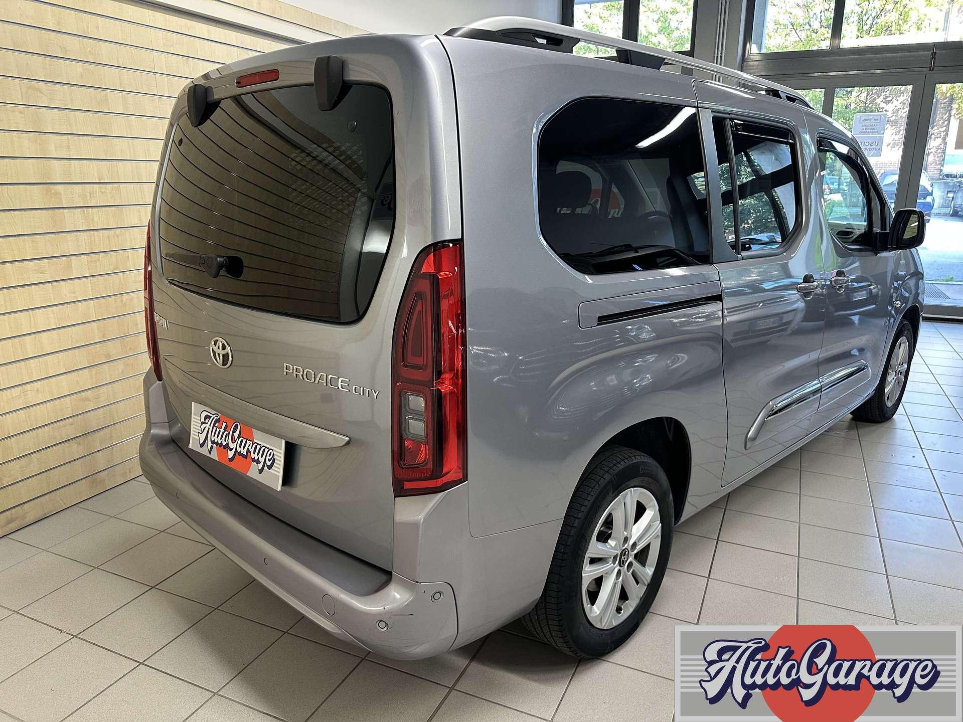 https://autogaragecremona.it/wp-content/uploads/2025/10/toyota-proace-city-verso-con-pedana-amovibile-132372-4.jpg