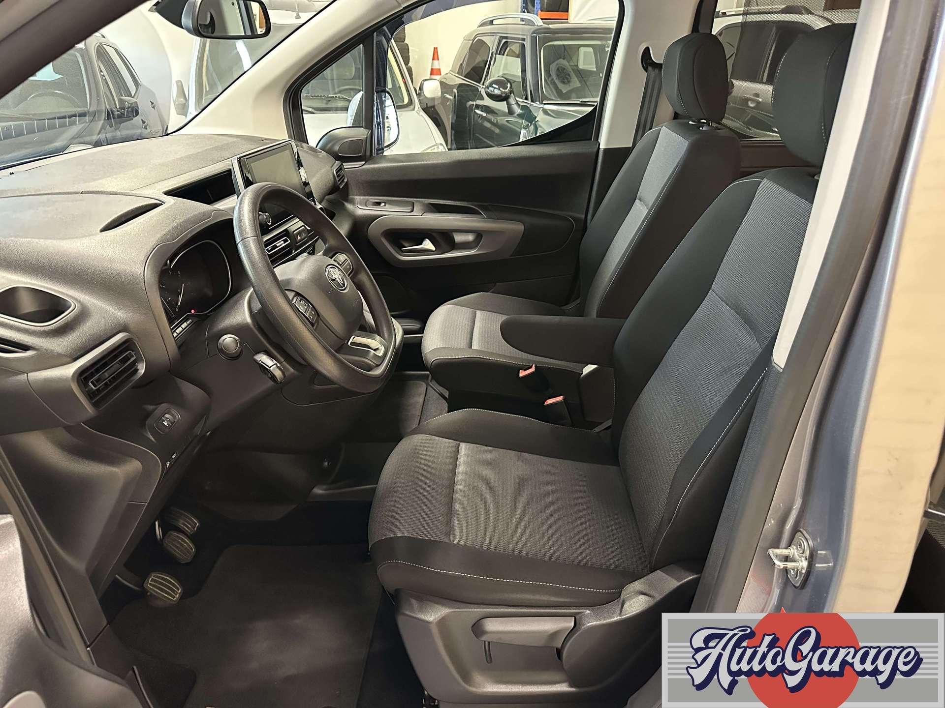 https://autogaragecremona.it/wp-content/uploads/2025/10/toyota-proace-city-verso-con-pedana-amovibile-132372-8.jpg
