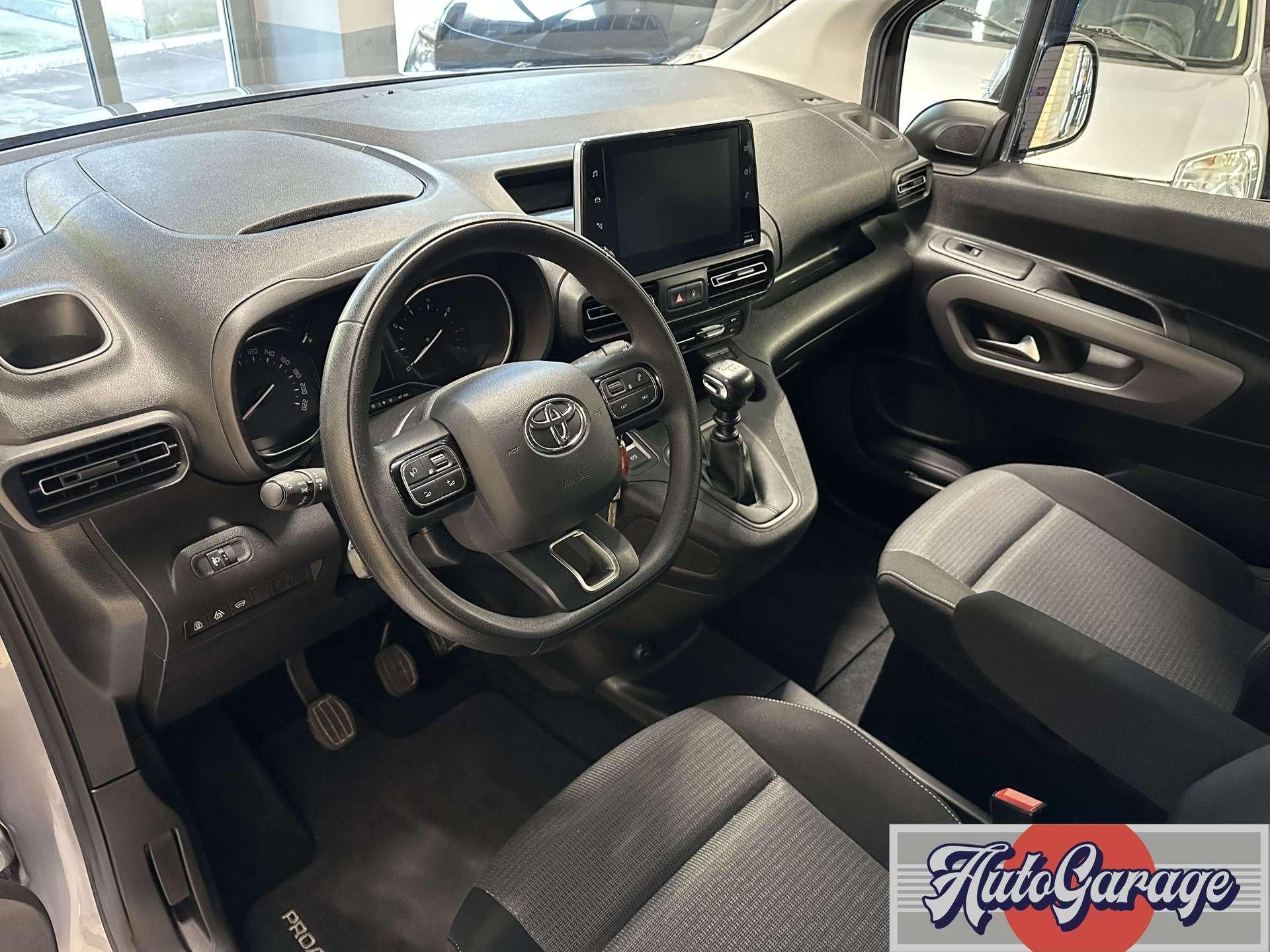 https://autogaragecremona.it/wp-content/uploads/2025/10/toyota-proace-city-verso-con-pedana-amovibile-132372-9.jpg